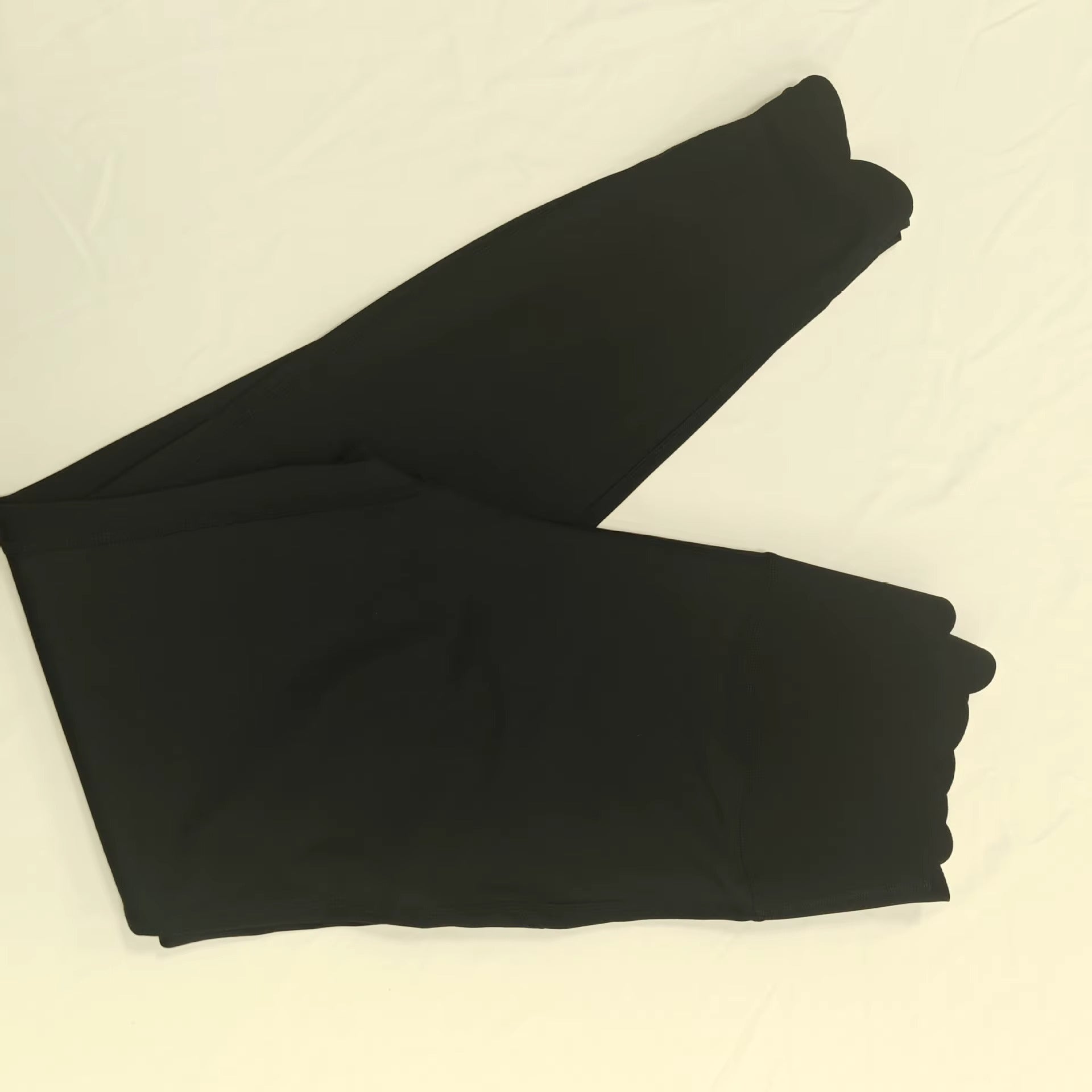 Дамски спортен комплект топ с дълъг ръкав и клин, черен